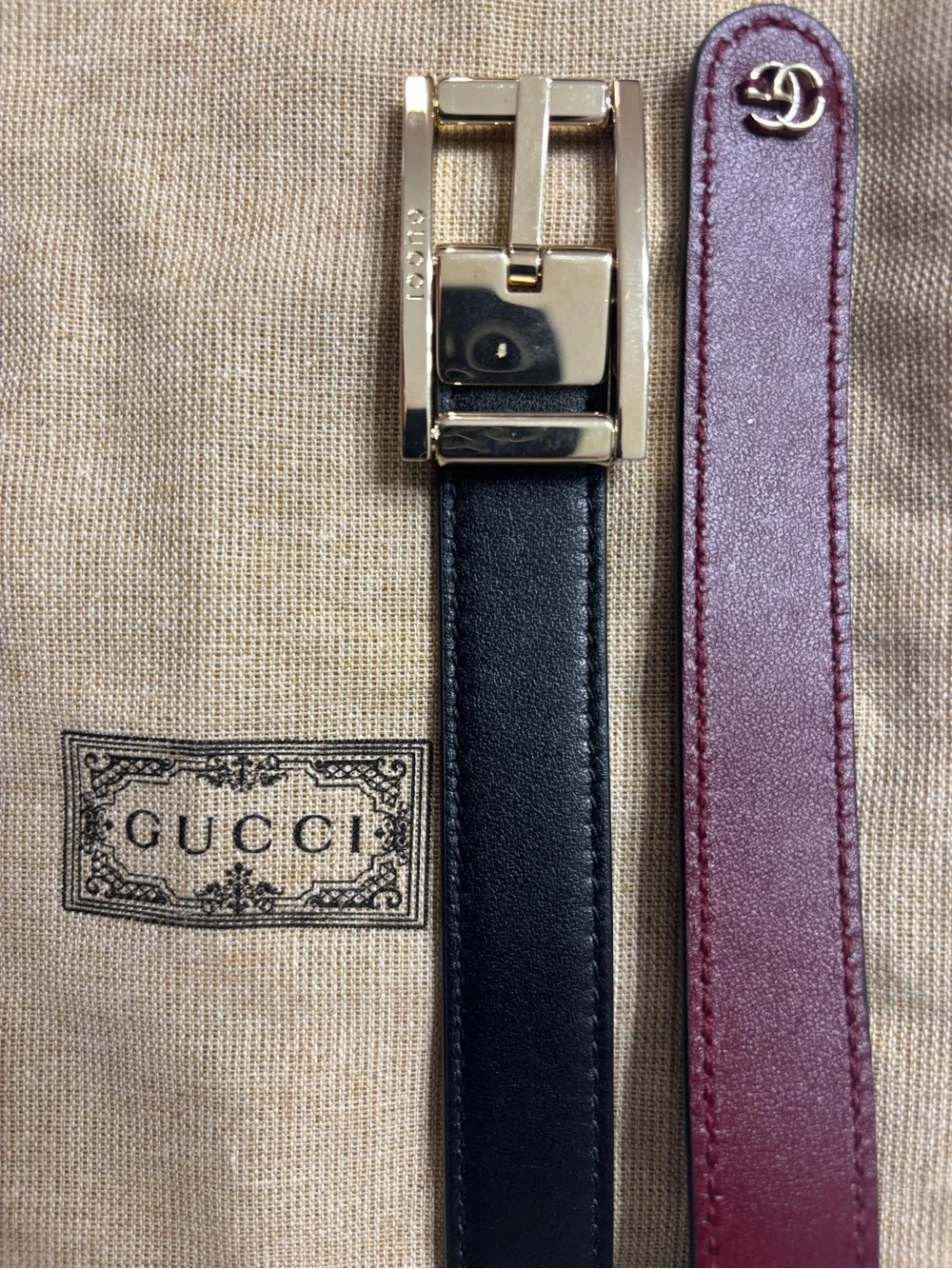 Gucci Reversible Leather Belt in Black and Burgundy with gold Buckle